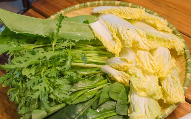 在家吃火锅，必买这几样菜，不用多少钱，朋友：是个会过日子的人休闲区蓝鸢梦想 - Www.slyday.coM