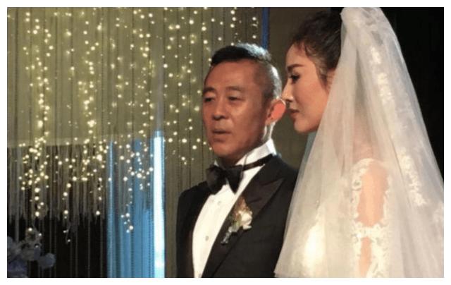 50岁侯勇再娶20岁小娇妻,第三任娇俏可人,是什么感觉?