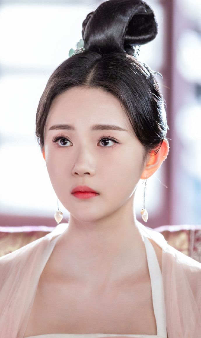 《传闻中的陈芊芊》大公主陈沅沅美图分享,亲和力爆棚的小姐姐!