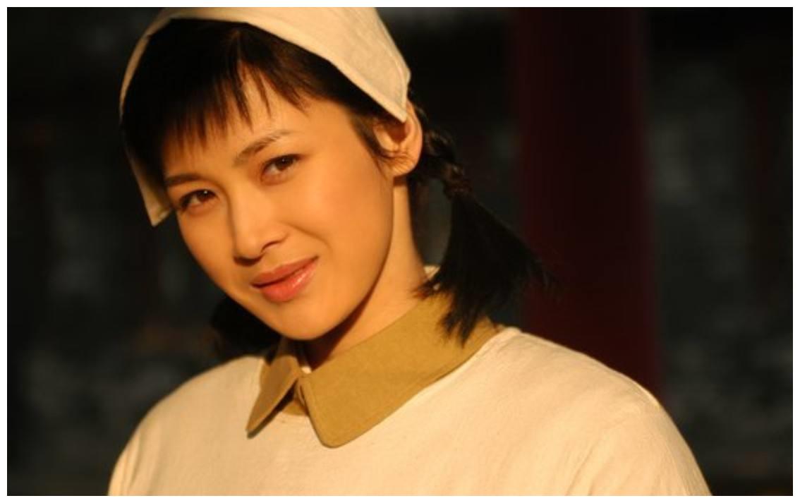 出演"李云龙老婆"走红,被百亿富豪骗到手,如今沦为笑话?