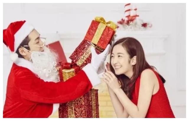 21岁男歌手张木易,答应8岁女孩10年后娶她为妻子,两人后来如何