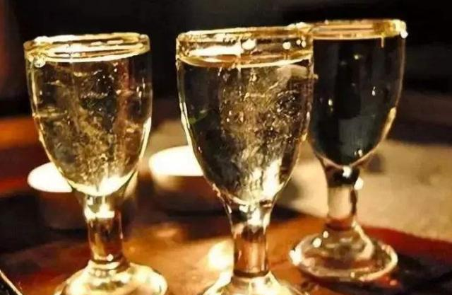 喝了白酒血压会恢复正常水平，喝酒真的能降血压吗？休闲区蓝鸢梦想 - Www.slyday.coM