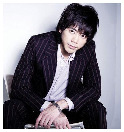 和20岁女儿同框似情侣|苏见信|张钰凰|小丸子_新浪新闻