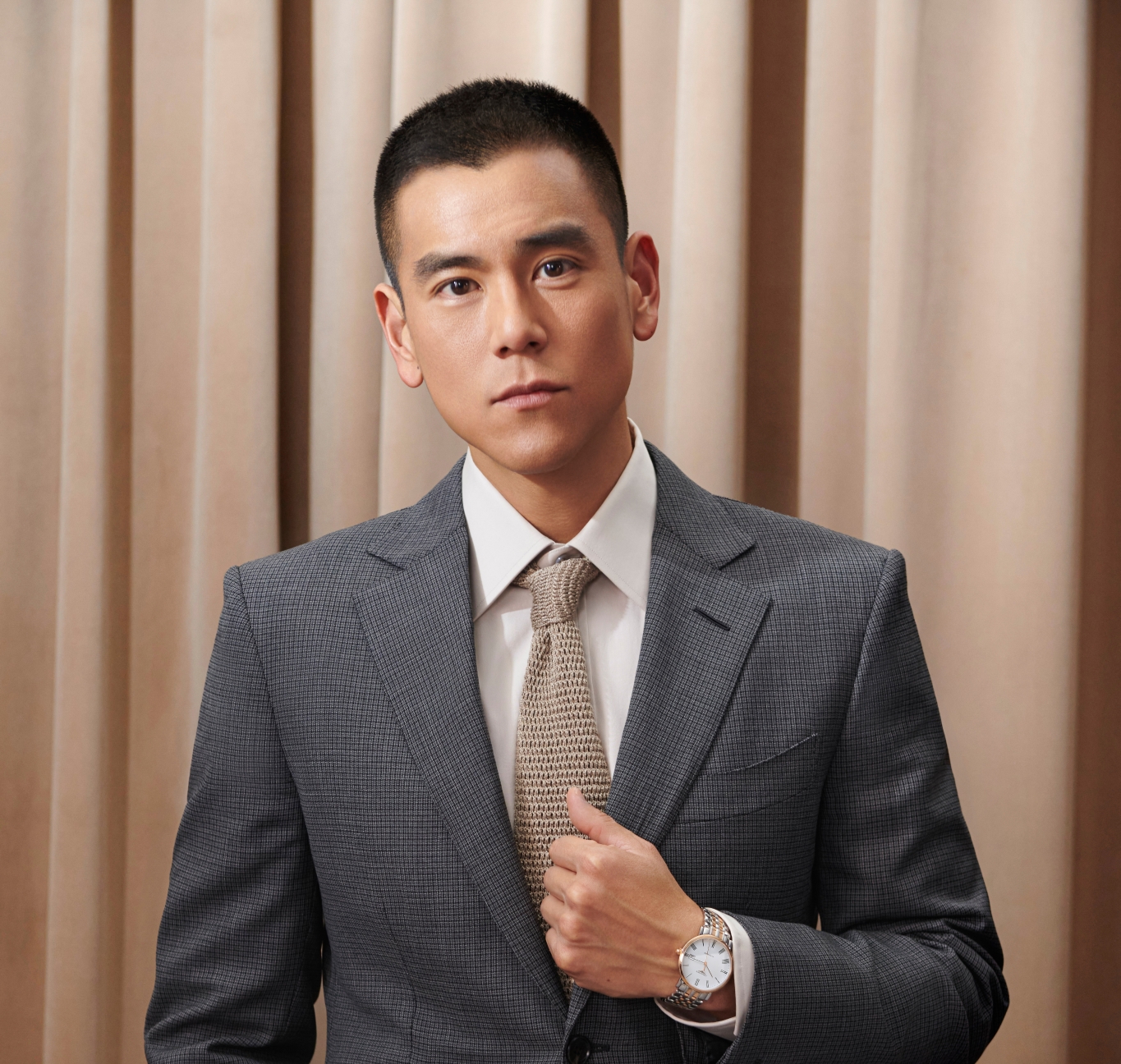 否认出柜男艺人,并起诉造谣者__财经头条