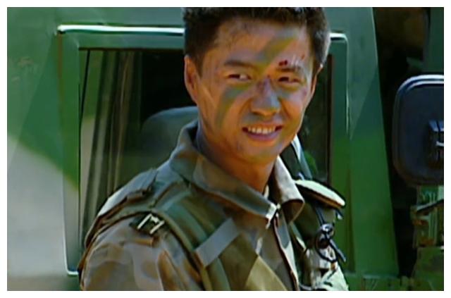 士兵突击同样是难带的兵为何袁朗选择了吴哲却放弃了成才