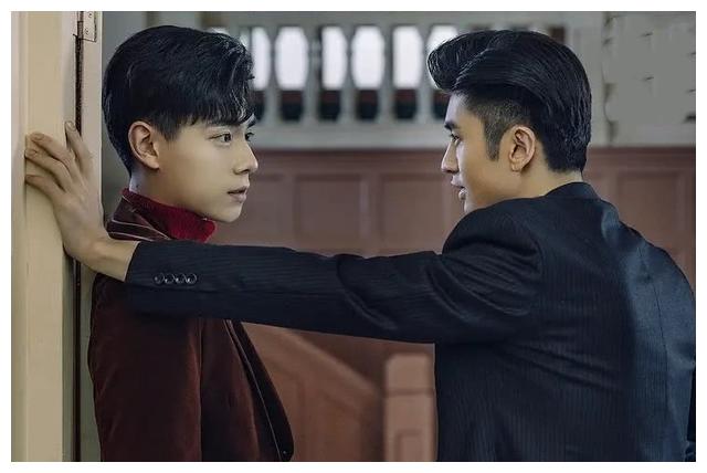 张云龙想改走谐星路线?写的短句不逊色任嘉伦的"国超文集"