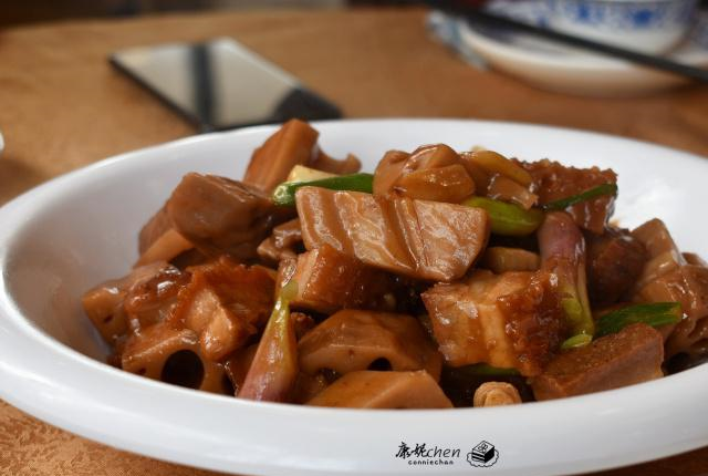 4人4道菜,其中一个非常好吃,138元吃得肚子圆,网友却说太抠了休闲区蓝鸢梦想 - Www.slyday.coM 4人4道菜,其中一个非常好吃,138元吃得肚子圆,网友却说太抠了休闲区蓝鸢梦想 - Www.slyday.coM