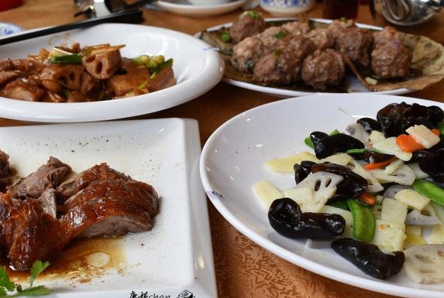 4人4道菜,其中一个非常好吃,138元吃得肚子圆,网友却说太抠了休闲区蓝鸢梦想 - Www.slyday.coM 4人4道菜,其中一个非常好吃,138元吃得肚子圆,网友却说太抠了休闲区蓝鸢梦想 - Www.slyday.coM