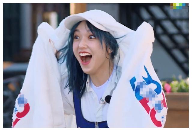 程潇因染发跑男全程戴帽子被水淋无意摘下发色看懵网友