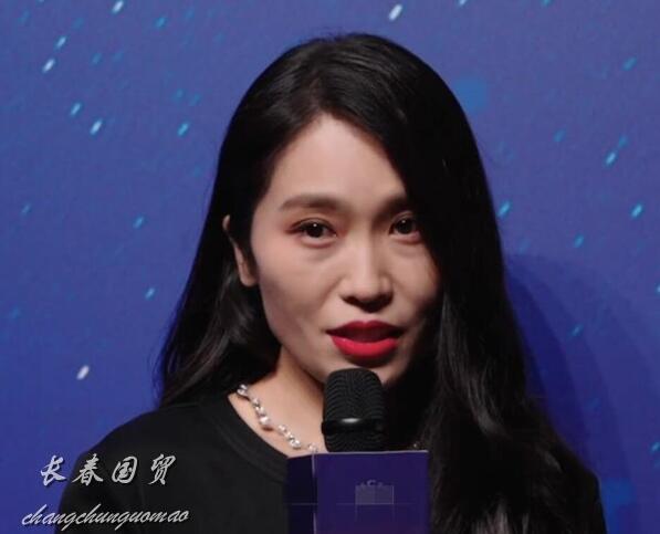 张艺谋大女儿张末近照曝光知性优雅气质好仅比继母陈婷小两岁