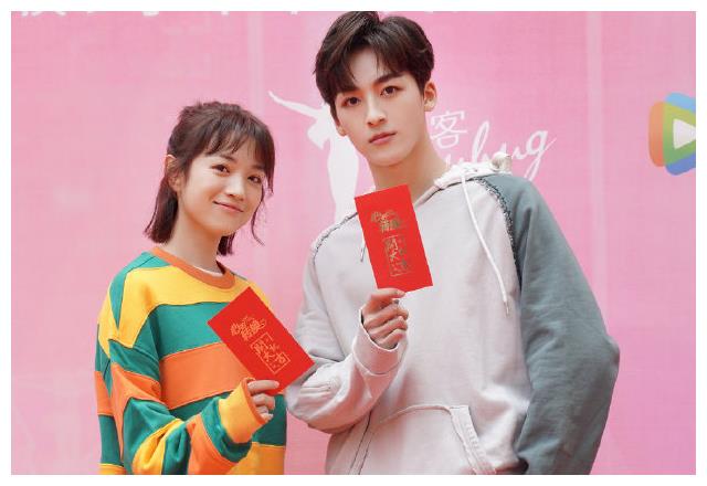 何洛洛终于官宣新剧,搭档两位高颜值女主,这cp感也太配了!