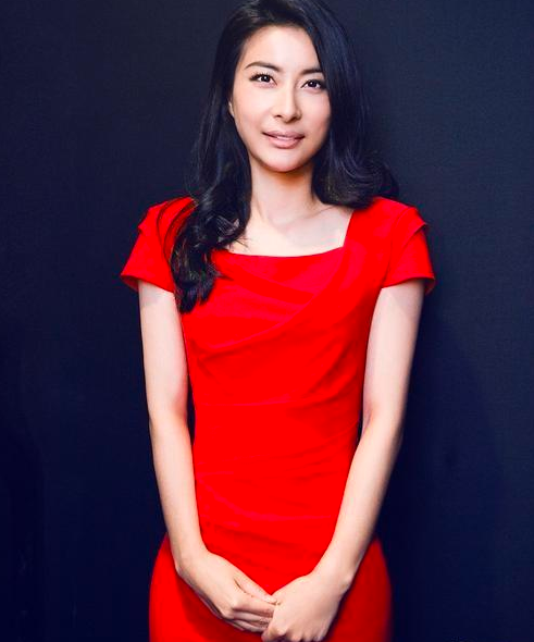 郭晶晶在跳水运动员里算漂亮的吗?