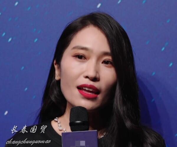 张艺谋大女儿张末近照曝光知性优雅气质好仅比继母陈婷小两岁