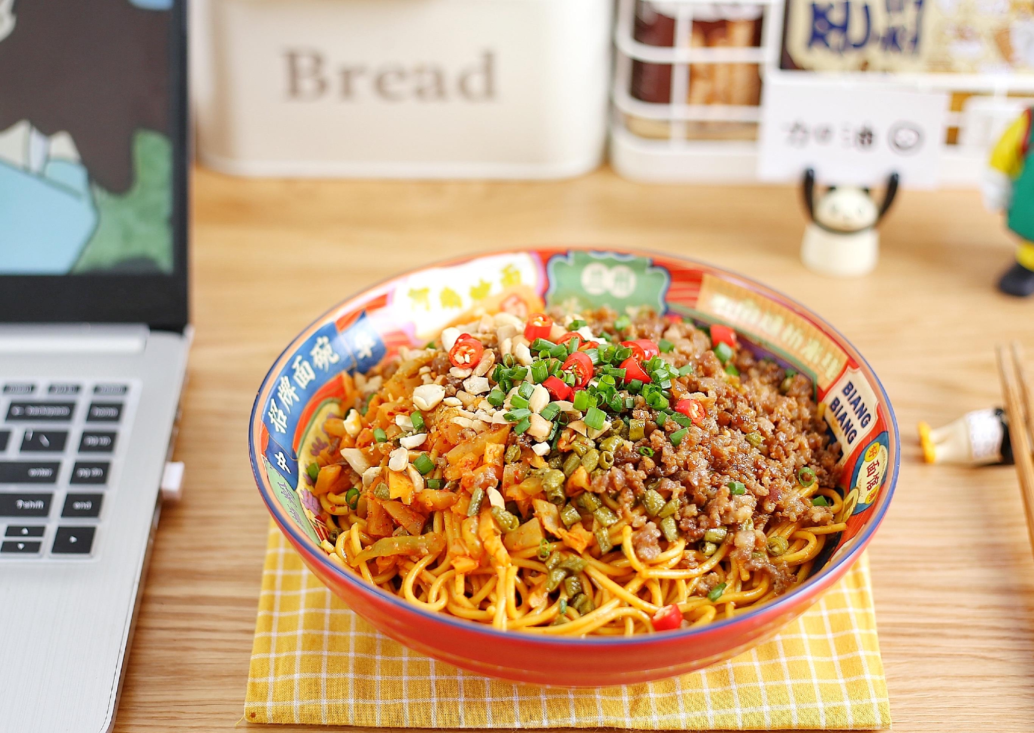 简单几步教你做出好吃的武汉热干面用料丰富每一口都是满足