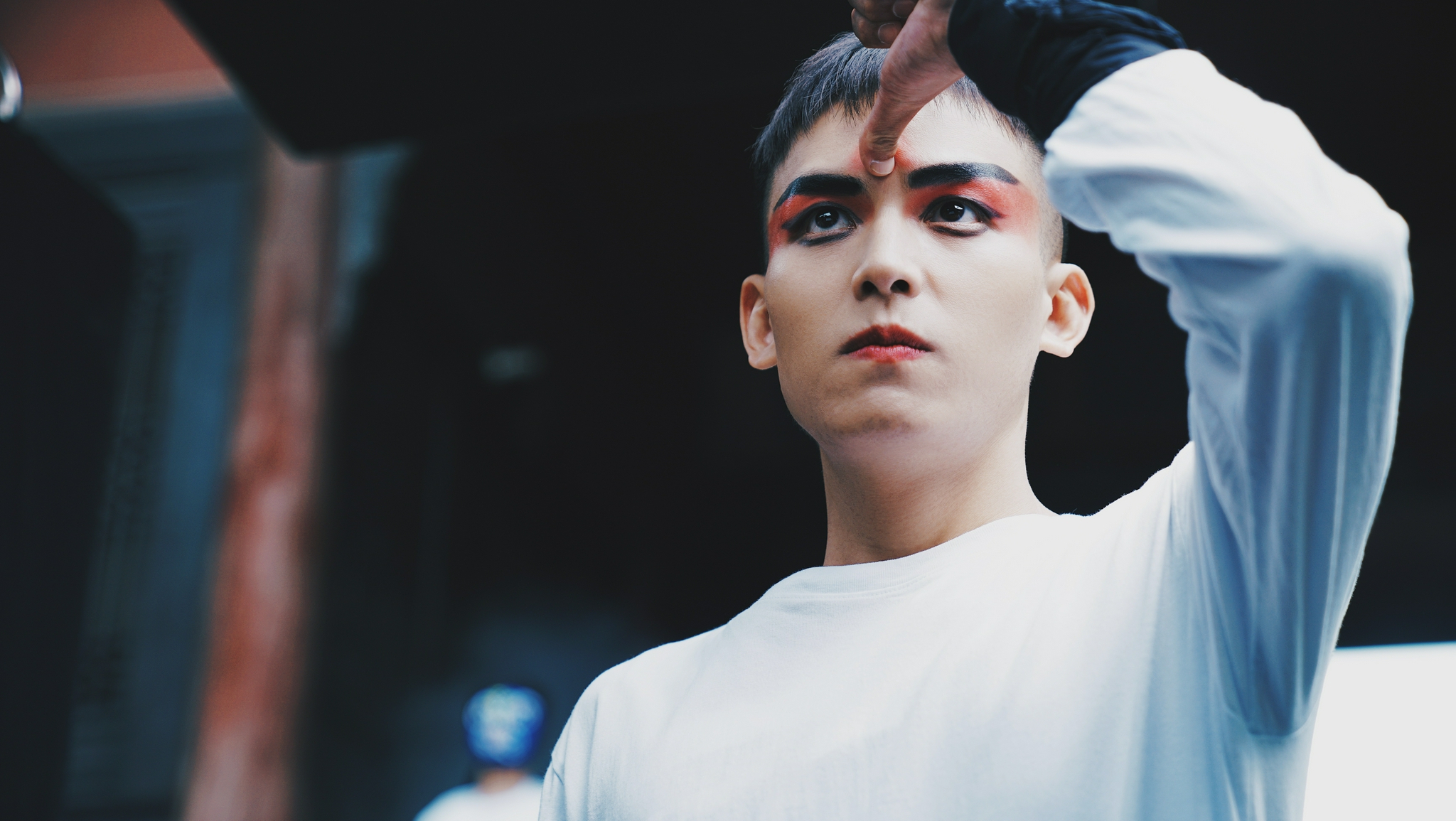 演员刘扬饰演变脸侠宣扬传统文化国潮喜剧千面先生开播