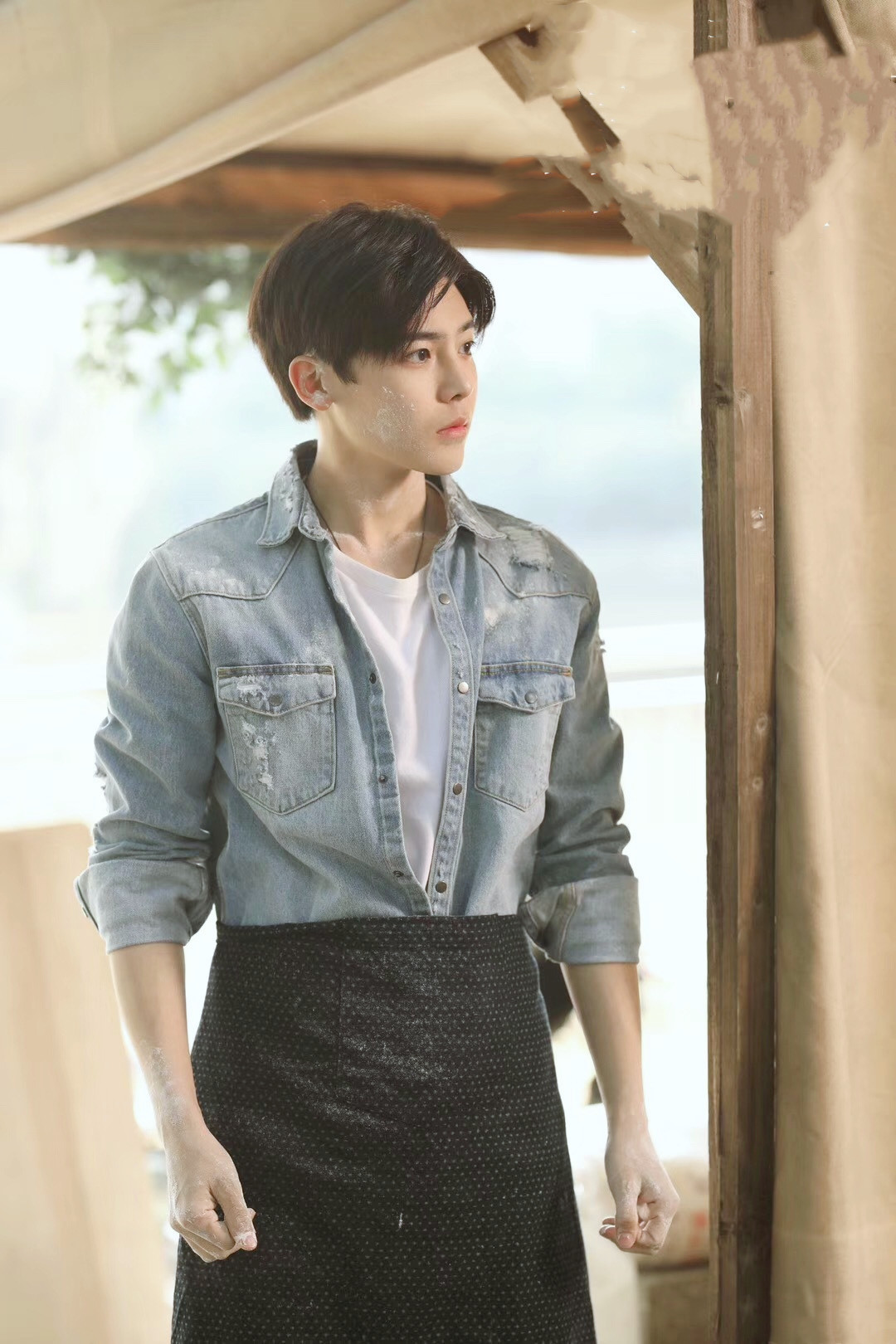 喜欢的朋友可以直接一口气追全集,剧中侯明昊饰演的花彪绝对会成为