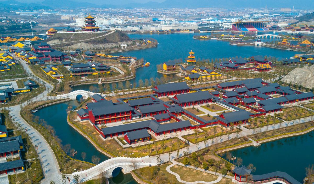 八旬老人掷300亿还原圆明园门票高达330元争议中沦为空城