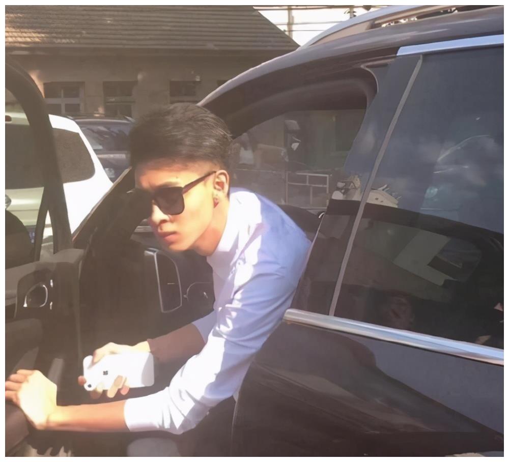 德云社弟子犯错差距大秦霄贤今红过岳云鹏王鹤宇遭封杀成路人