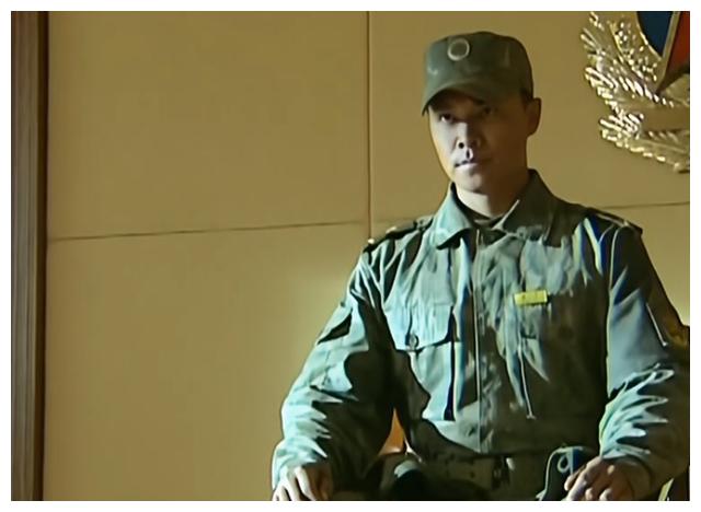 士兵突击同样是难带的兵为何袁朗选择了吴哲却放弃了成才