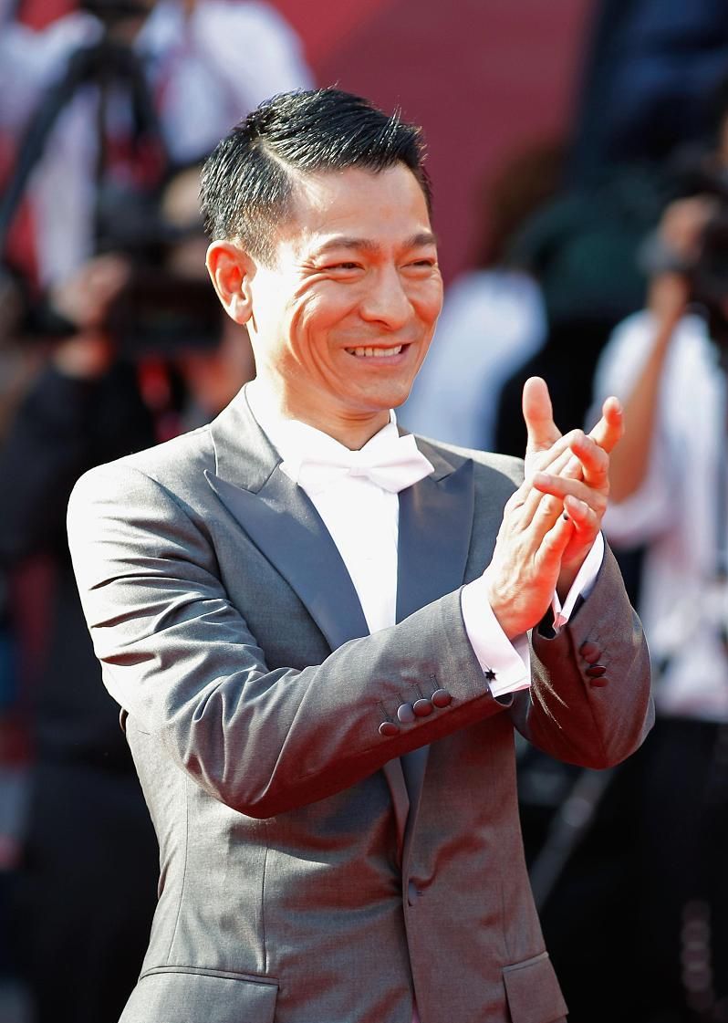 刘德华的笑太有魅力了,难怪他会红这么多年!__财经头条