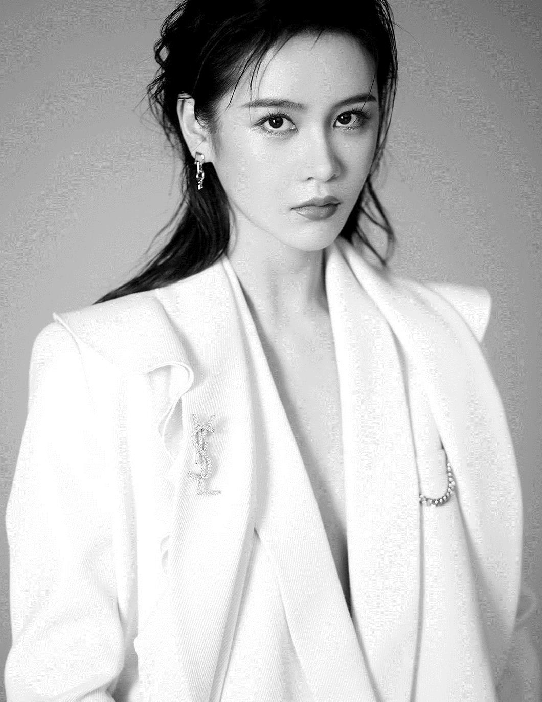 露卡菲娅紧致抗皱套装怎么样 郑明明金致焕颜套装效果好吗