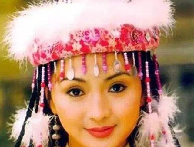 她是还珠格格中的含香因车祸被甩出车外司机为何安然无恙