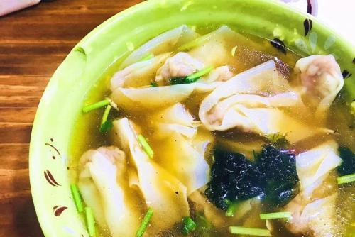 青岛夜市必点美食，鲜香满口，老人孩子都吃光