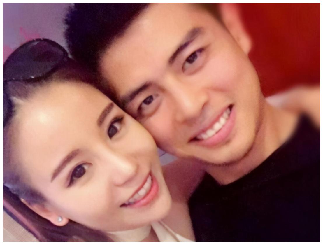 其次就是在2017年的时候,方硕对高媛的那次浪漫求婚也是印象深刻.