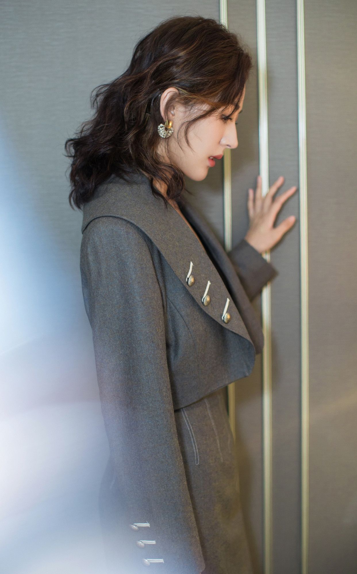 图一是女神徐小飒,独特的魅力,女人味十足!