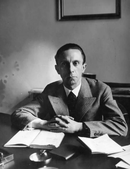 关于戈培尔的这些照片你们看过吗?