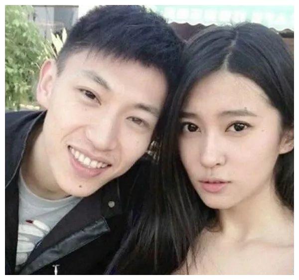徐杰女朋友正式亮相,个子比他还高,球迷劝告别成下个刘晓宇