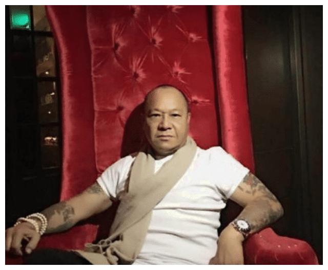 他是真正古惑仔,20年前带王杰飙车,还清赌债重回巅峰