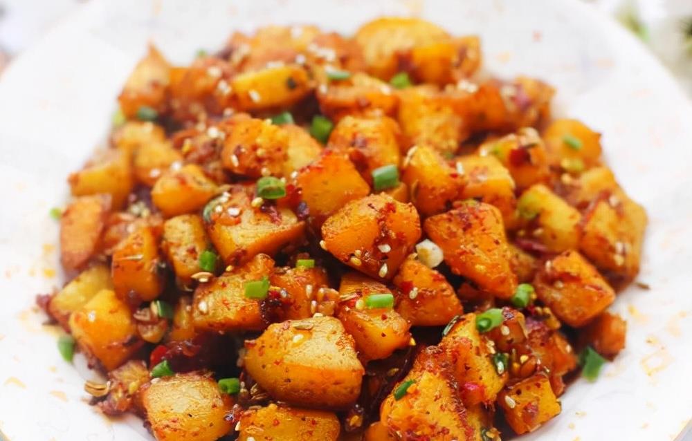 我最拿手的懒人菜谱:香辣孜然土豆丁__财经头条
