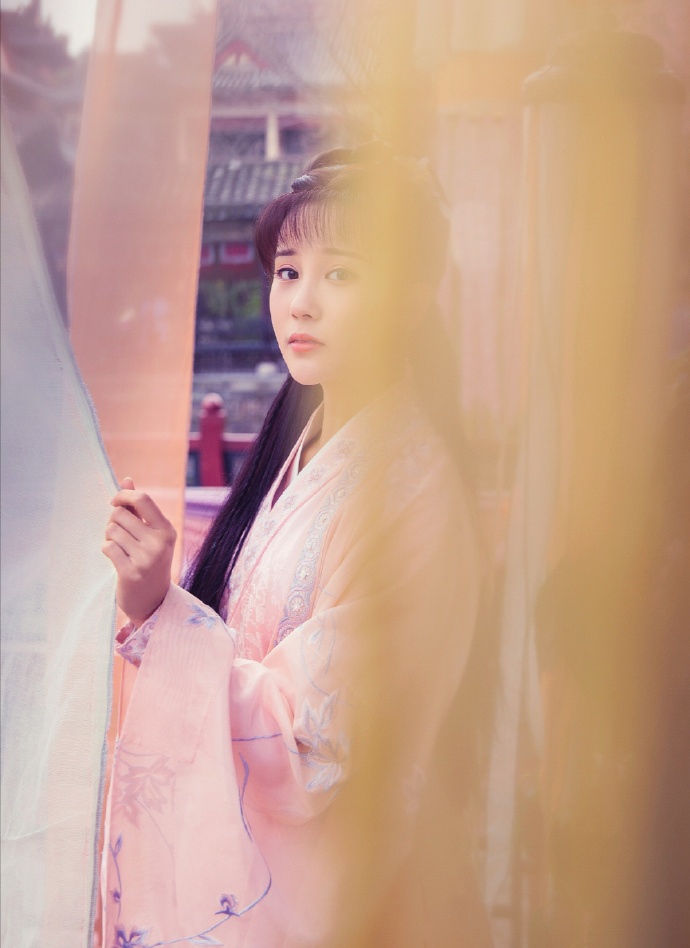 张艺赢,就读于北京电影学院,16级表演本科,97年,处女座