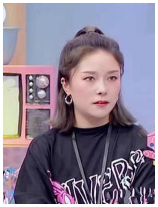 却相差巨大,看完妹妹后心疼杨迪,基因太偏心|杨迪|兄妹|杨莎_新浪新闻