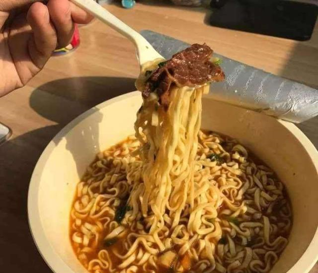 同是吃泡面，为何中国人“5分钟”解决，<a href=