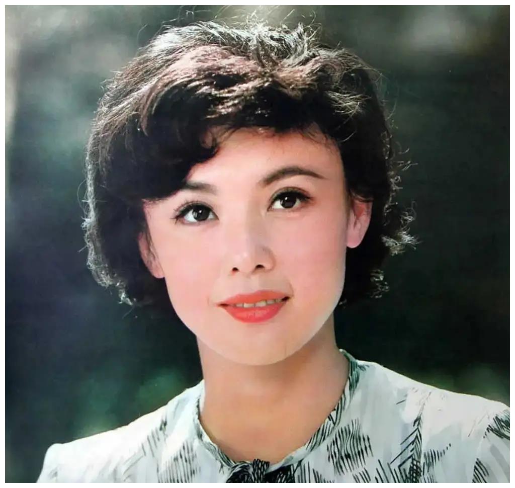 凭生活的颤音让观众记住一辈子为嫁老外息影冷眉今如何