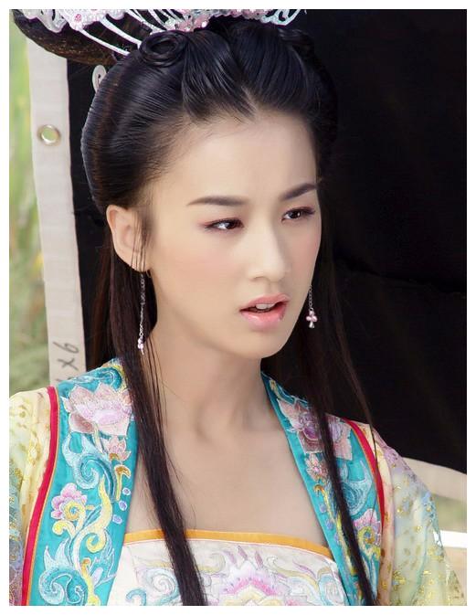 第五:七仙女,出自《天仙配》黄圣依在《广府太极传奇》中的杨玉英扮相