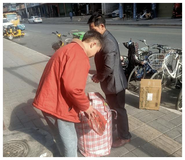 工厂把两班倒改成八小时双休制，员工立马离职，网友：现实很残酷休闲区蓝鸢梦想 - Www.slyday.coM