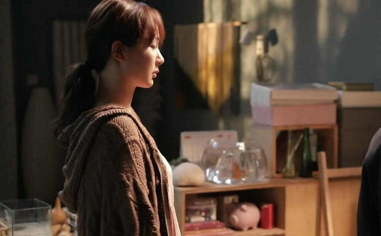 杨紫演技被赵薇夸赞,《听见她说》里独白二十分钟,造型接地气_高清