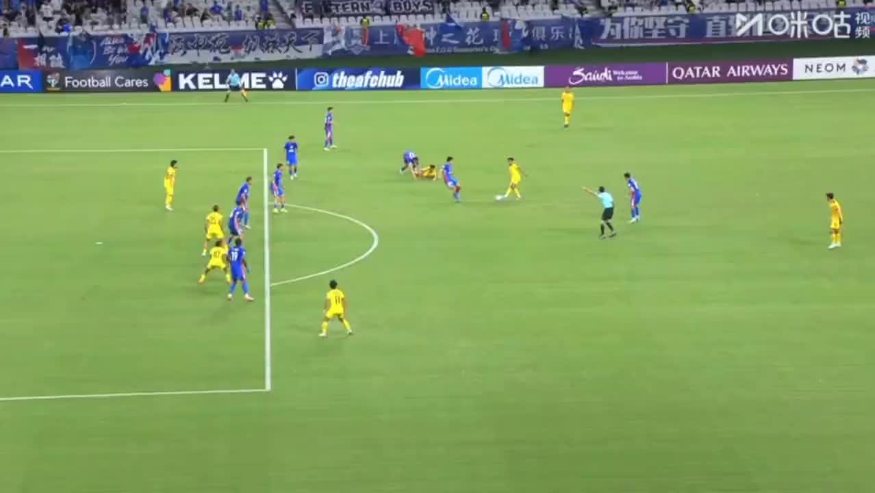 申花亚冠遭遇不公！淡滨尼流浪者这么明显越位依然判定进球有效！