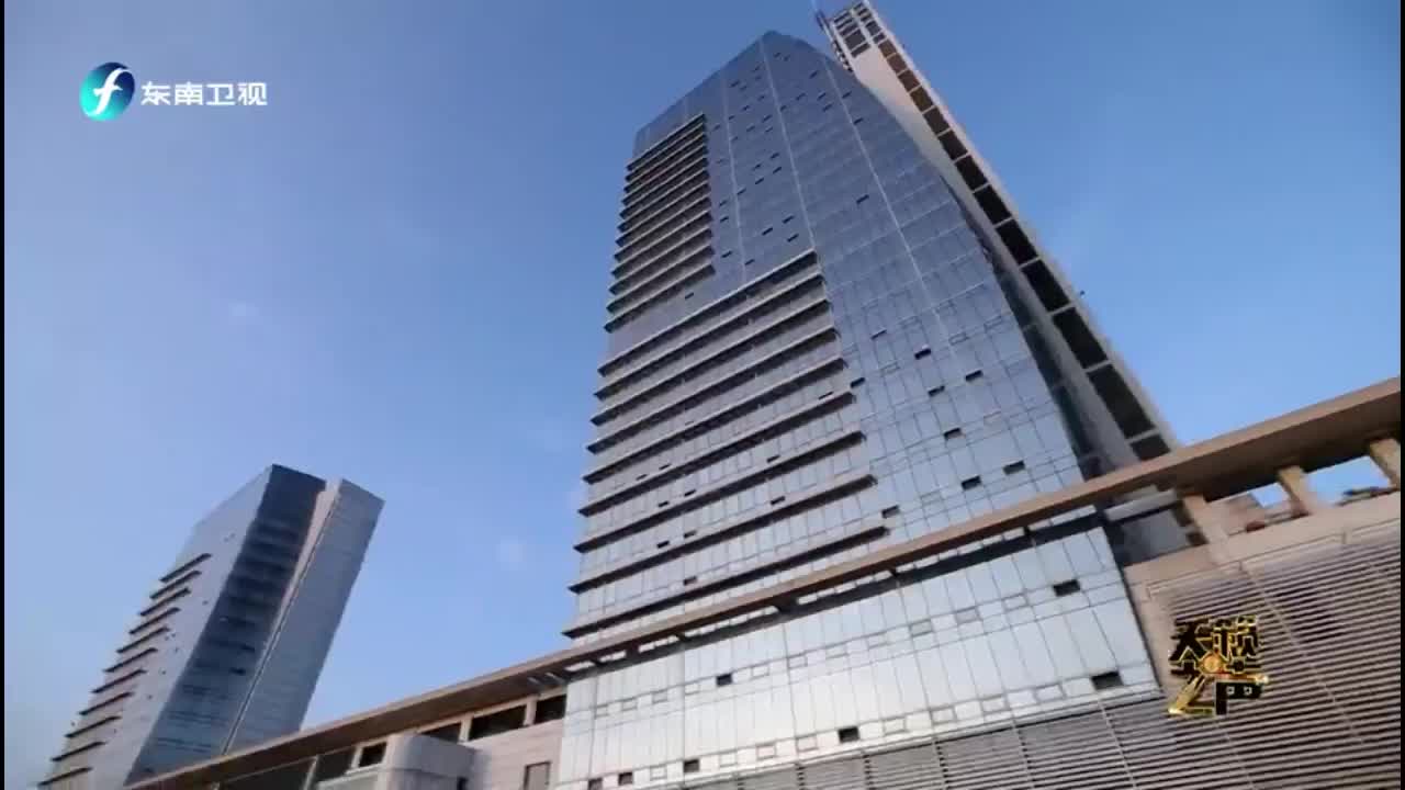 天籁之声:扎西顿珠坦言:翻阅藏历的同事也在反思自己,加油!