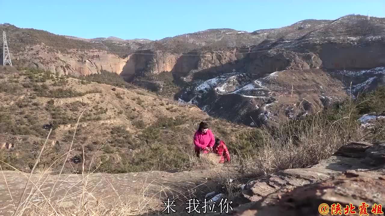 弟媳来家帮忙,霞姐做陕北特色"烩羊杂碎"招待,味道果然不一般