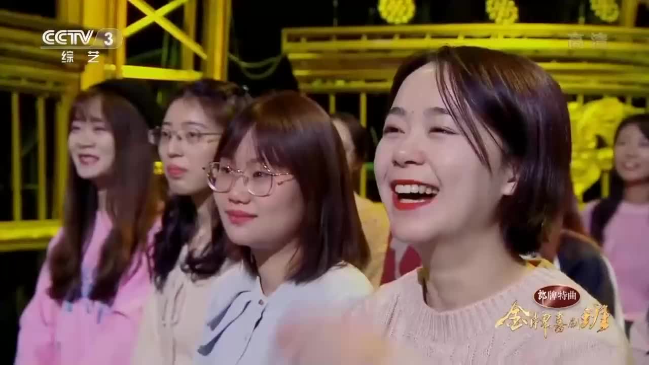 金牌喜剧班:蒋诗萌调侃岳云鹏脸大,这不是贼喊捉贼吗