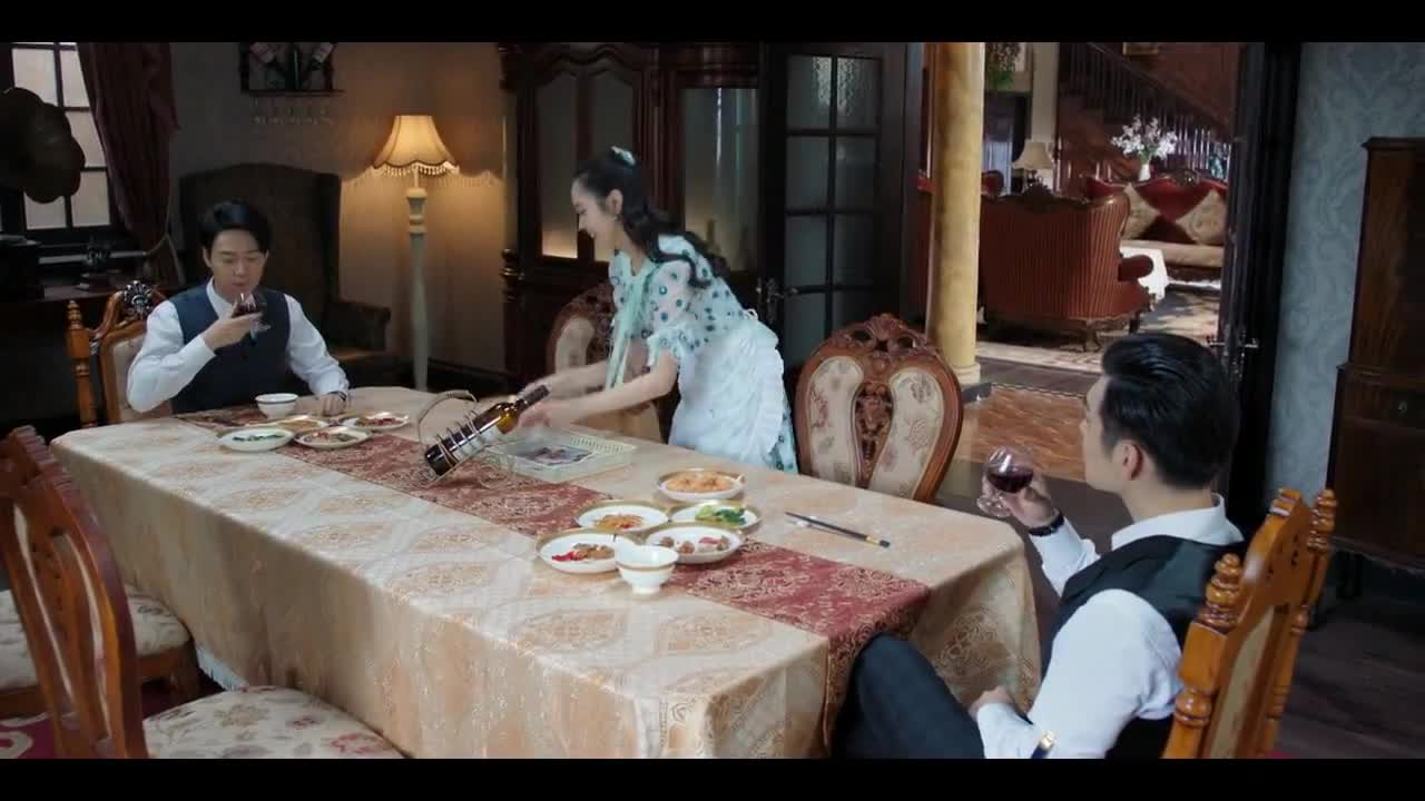 不料高富帅的老总就是小伙,有戏看了 为您推荐: 白富美相亲,坐错桌子