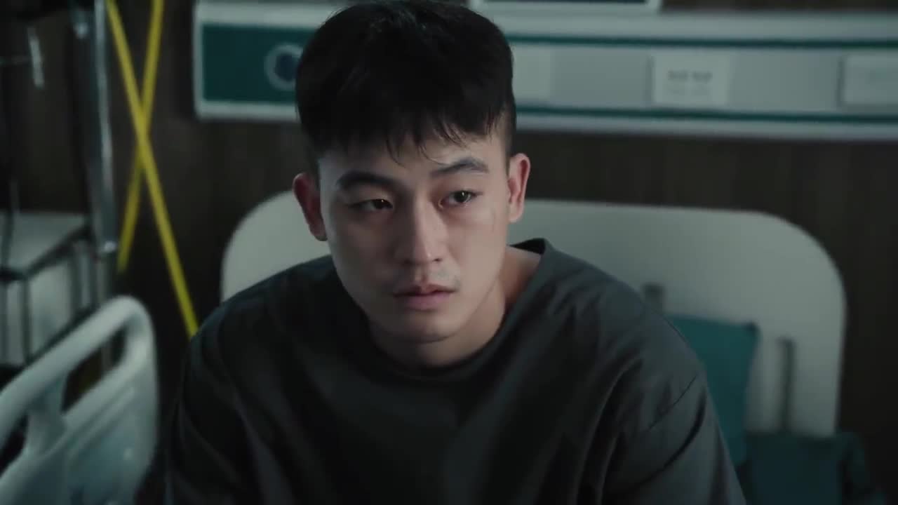 男闺蜜很无奈 为您推荐: 看到《中国医生》的首映,被欧豪所饰演的外卖