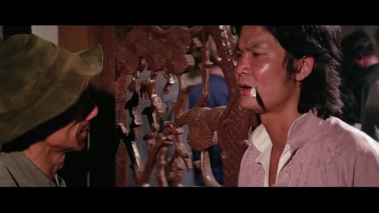 赌鬼没钱赌牌九,竟然去勒索公子爷,实在是有钱没命花