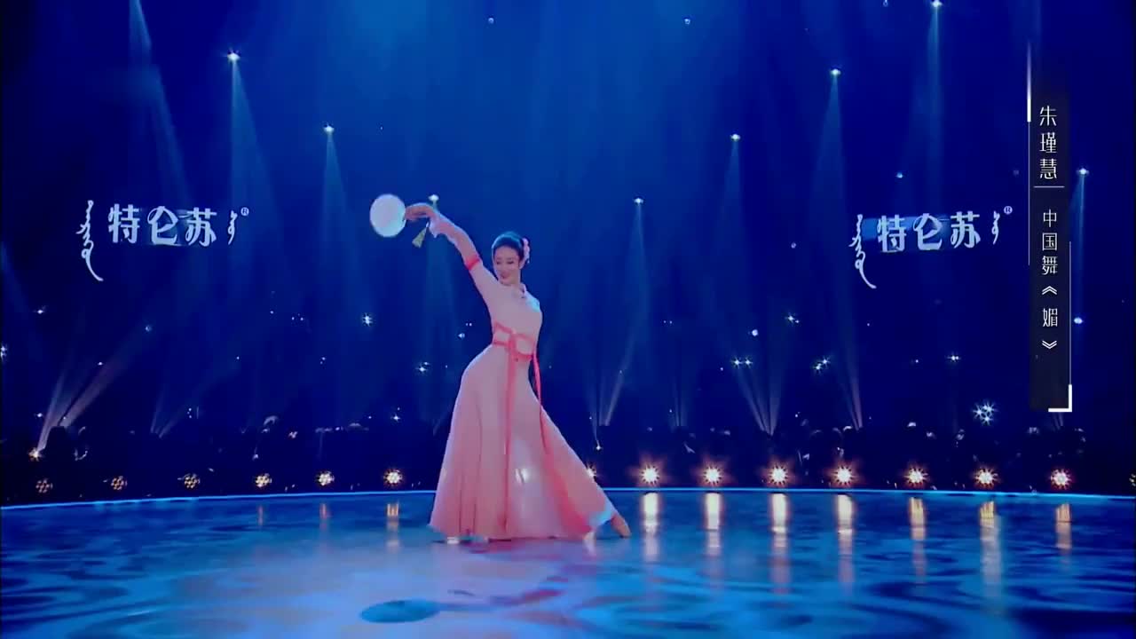 朱瑾慧突破自我变身俏皮泼辣的扬州女子