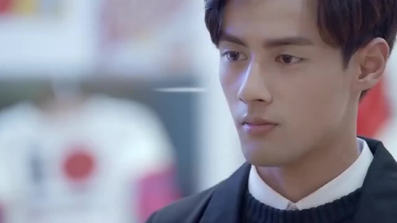 小念咬了总裁宫欧看到变美的小念后悔分手了