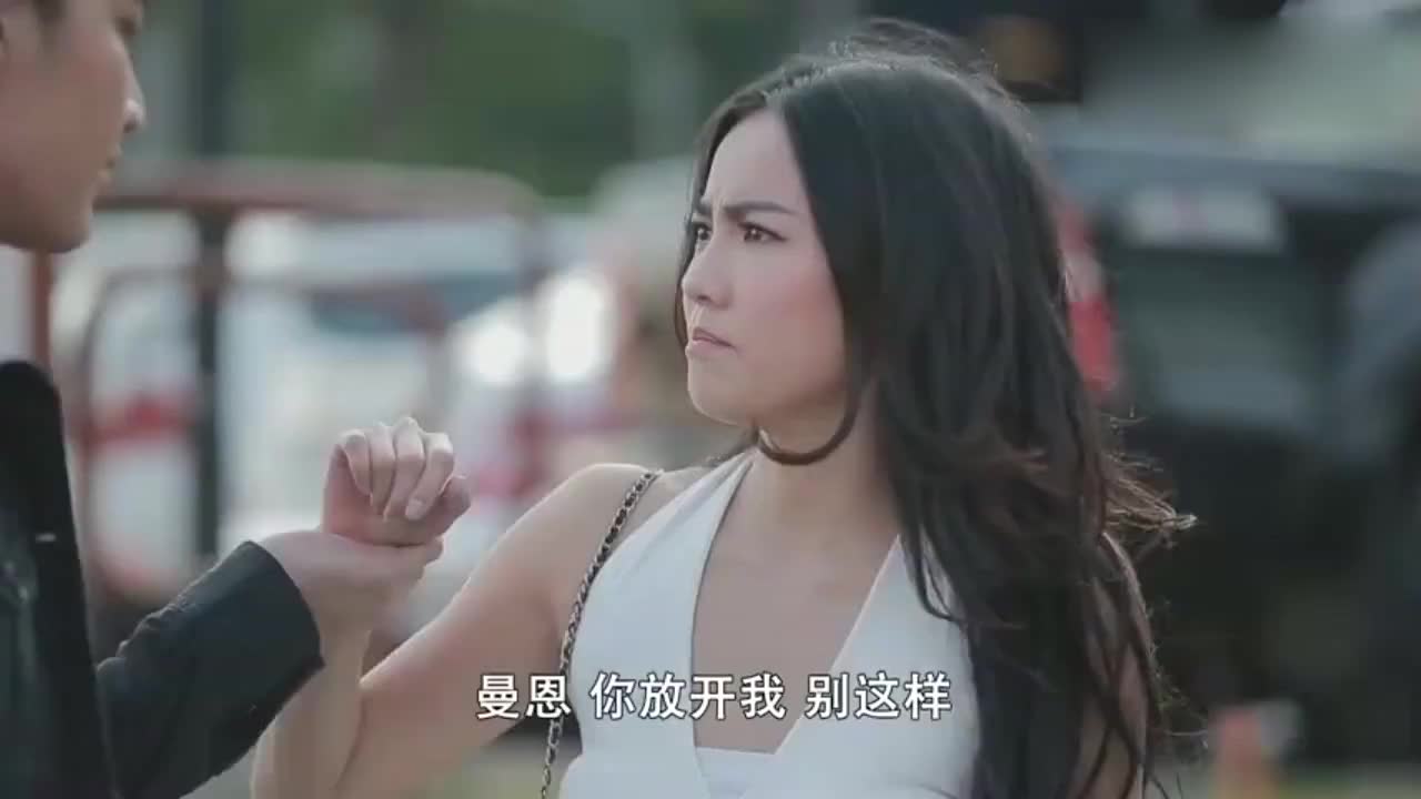 撕心裂爱卡彤反击成功小桃心里瞬间崩塌厕所哭到崩溃